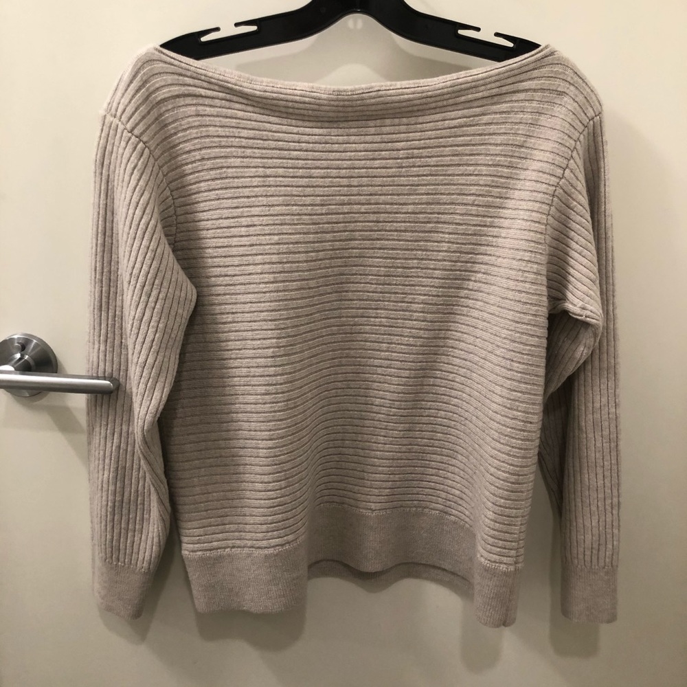 Women's Ribbed Gray Sweater - Picture 4 of 8